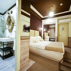 Camera standard con letto king size